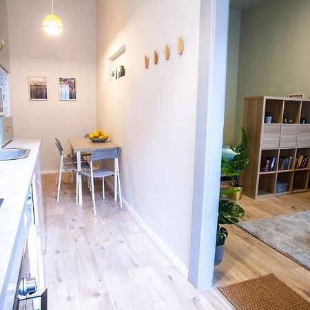Cozy Apartment On The Boulevard. Budapeste Exterior foto