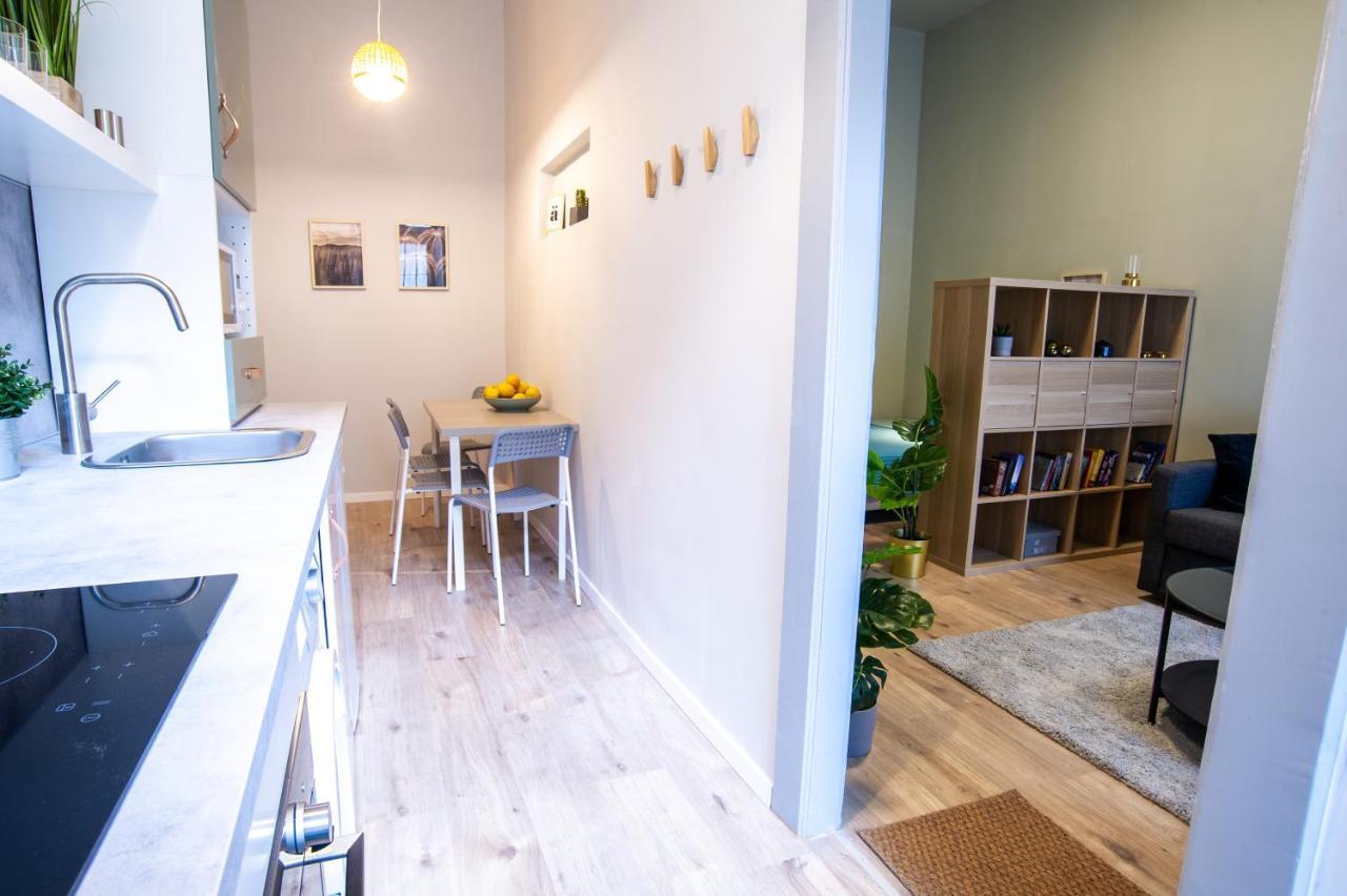 Cozy Apartment On The Boulevard. Budapeste Exterior foto